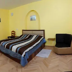  Апартаменты 1